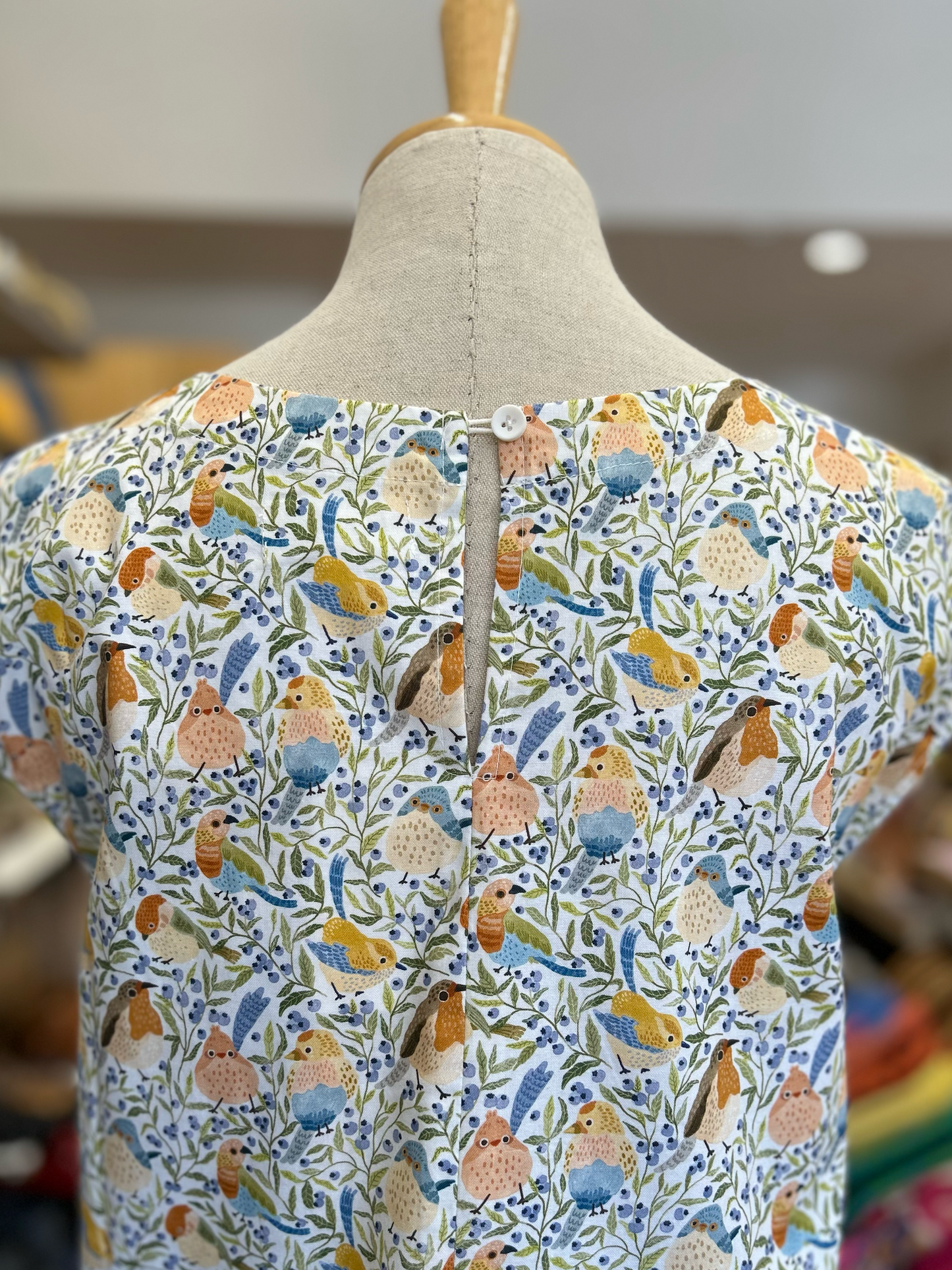 Lindsey Top - blueberry garden white