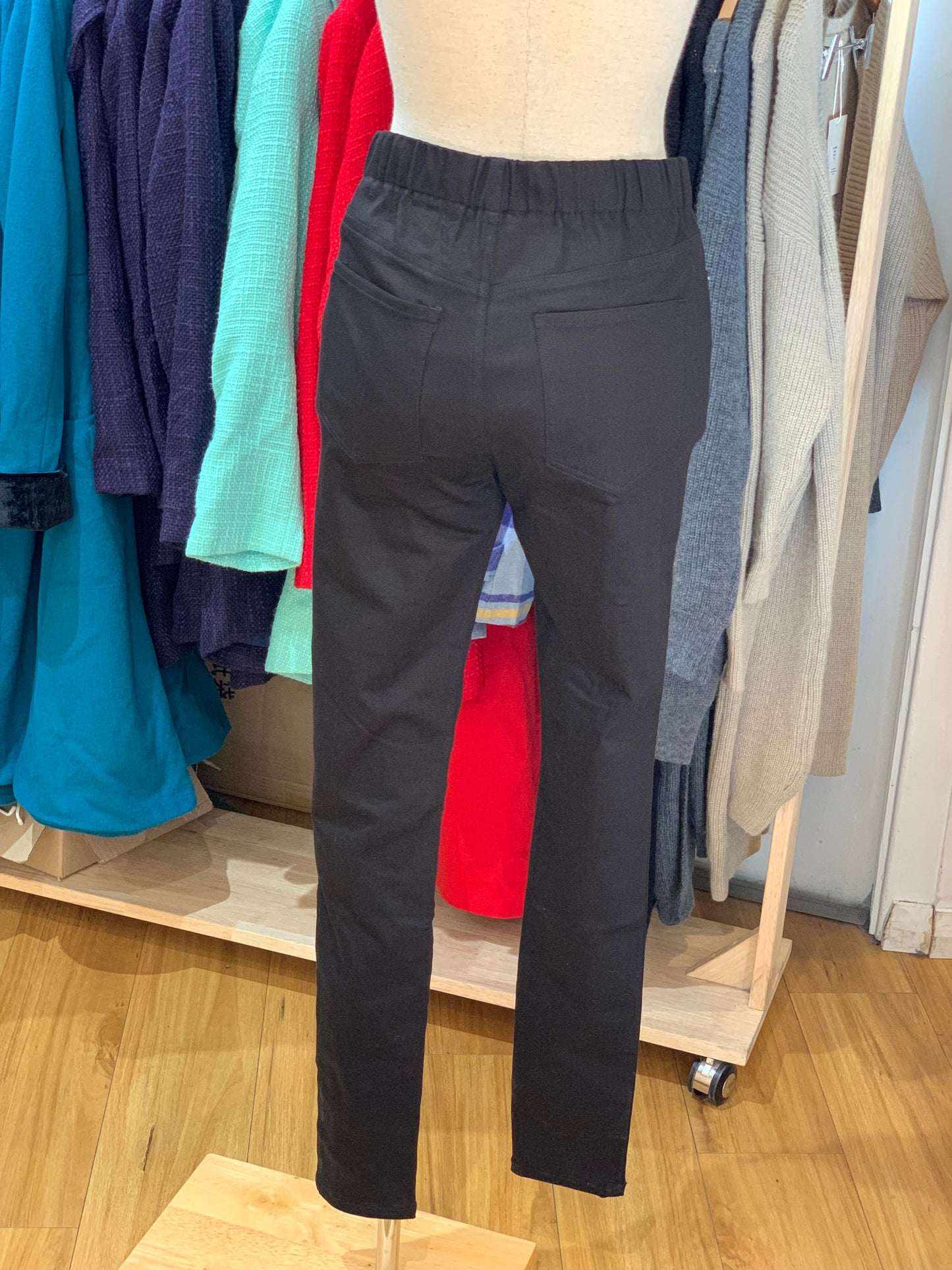 Liz pull on stretch pants -Black (Clearance Sale)