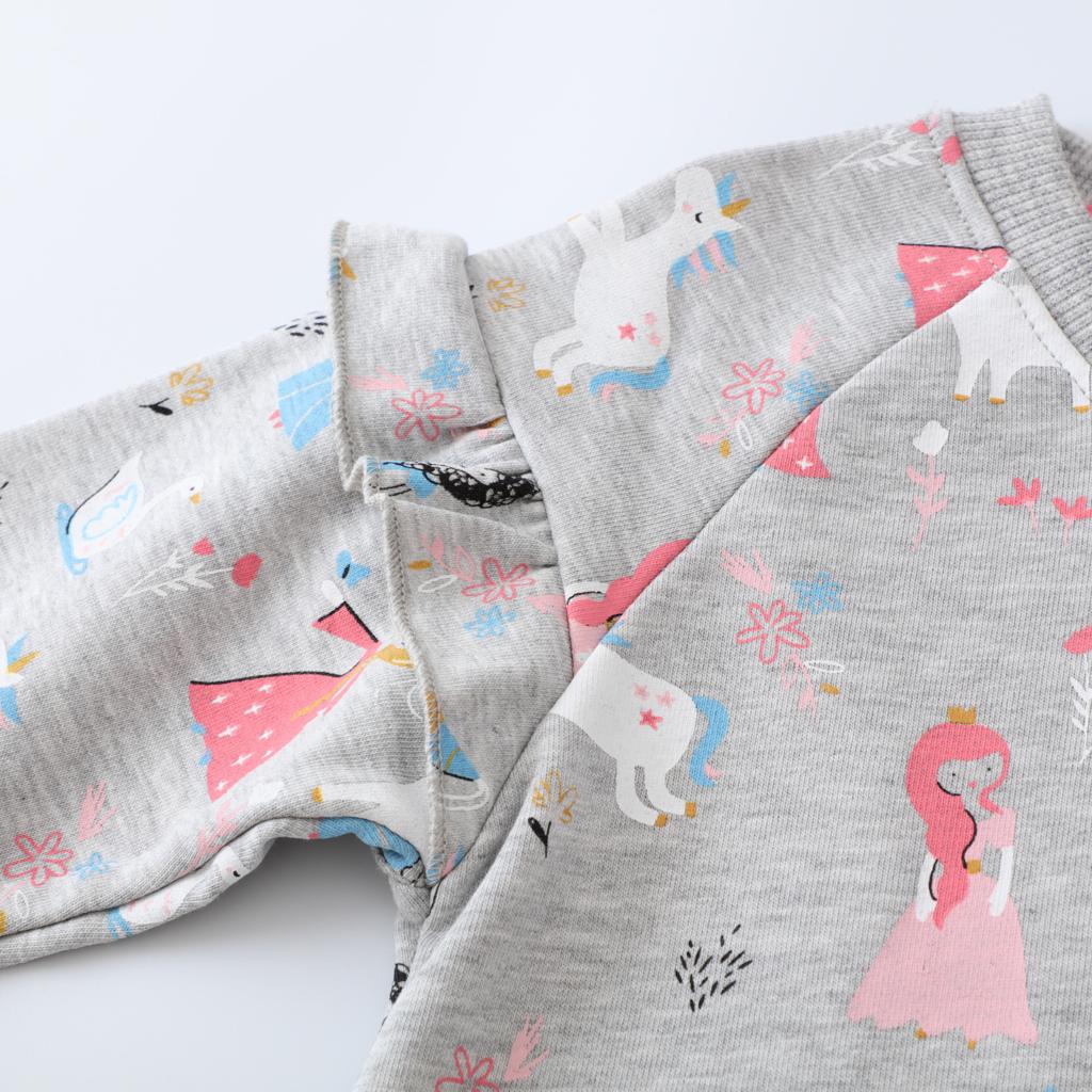 Princesses and the unicorn pullover (Last one/ 5 yrs old)
