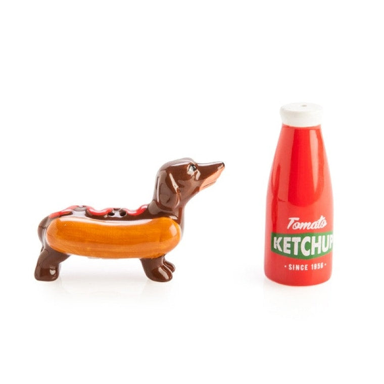 Salt and pepper set Sausage dog and ketchup