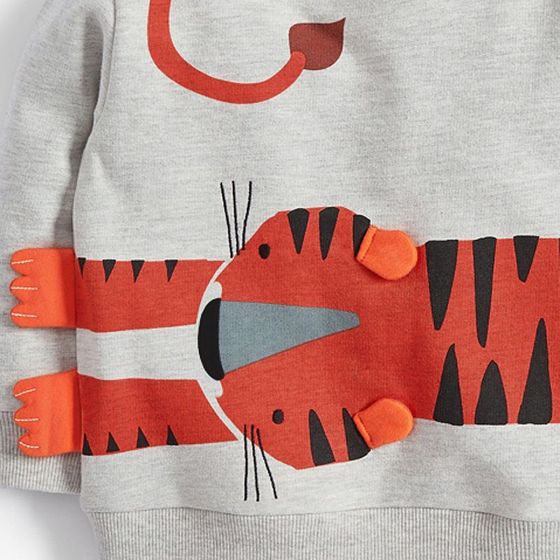 Stretching Tiger pullover