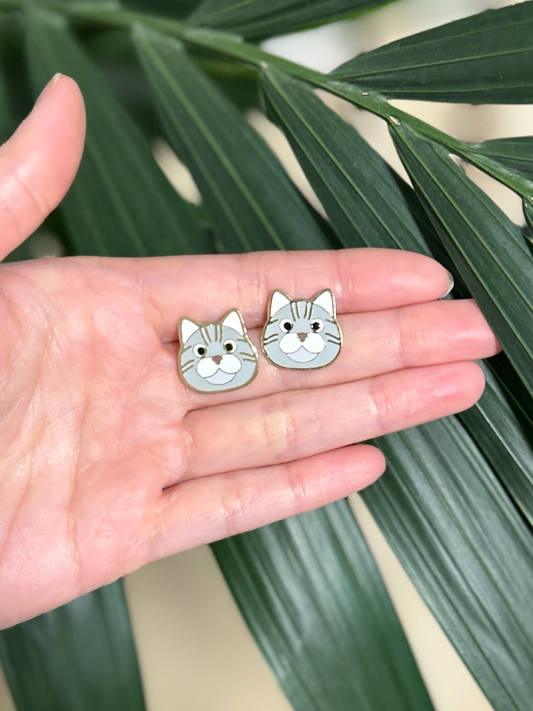 Short Hair Grey Cat Earring