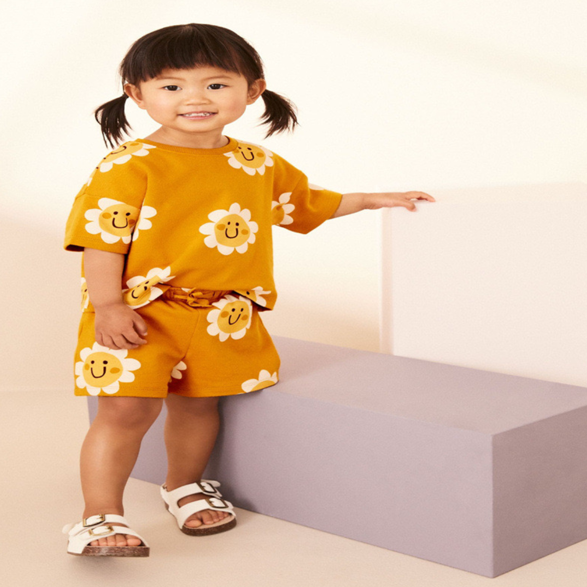 Smiley Sunflower/Daisy T-Shirt and Shorts Play Set