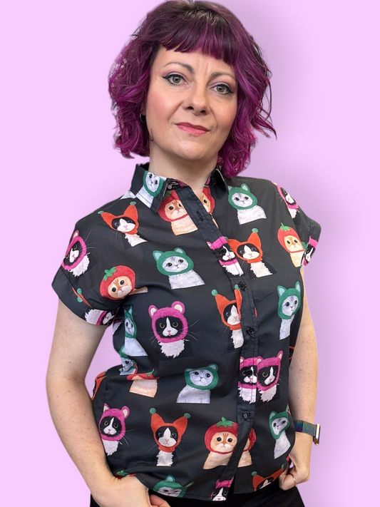 Essential collar shirt - cat in hat