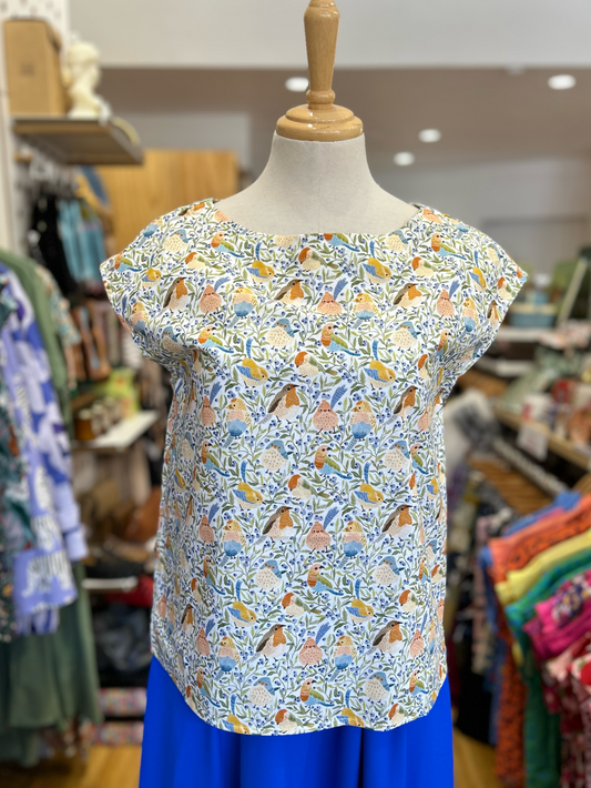 Lindsey Top - blueberry garden white