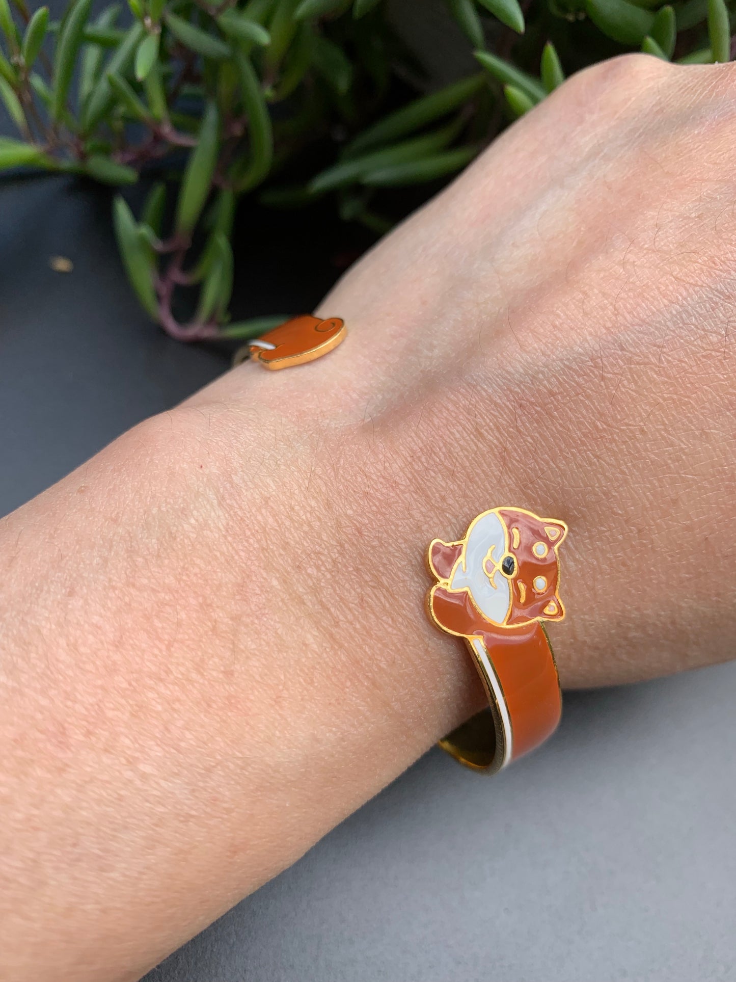 Shiba Bangle